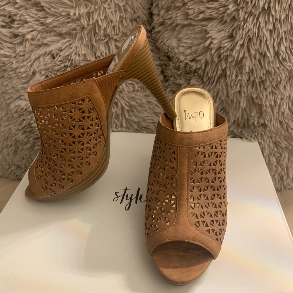 Beautiful & sexy describe these heels
